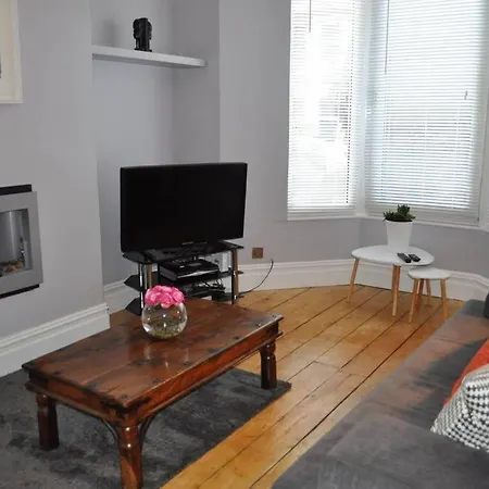 Holiday home Beautiful Large Victorian Waterfront House