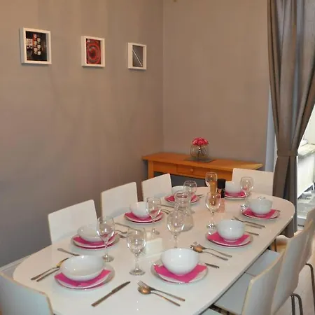 Beautiful Large Victorian Waterfront House *