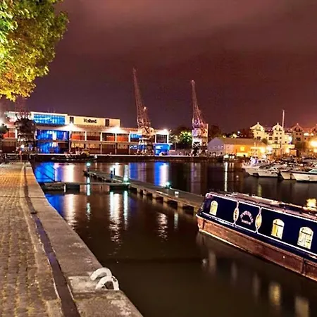 Beautiful Large Victorian Waterfront House * Bristol