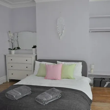 Beautiful Large Victorian Waterfront House * Bristol