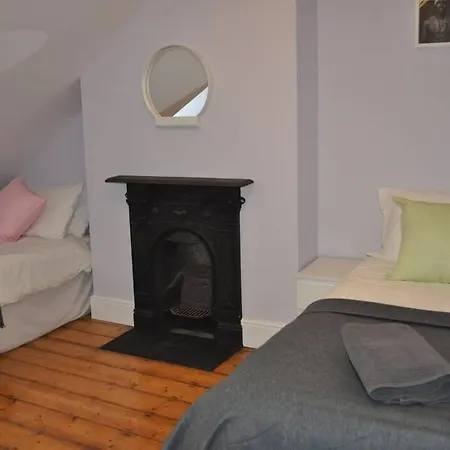 Feriehus Beautiful Large Victorian Waterfront House *