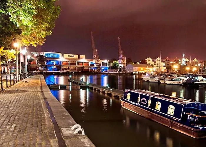 Beautiful Large Victorian Waterfront House * Bristol