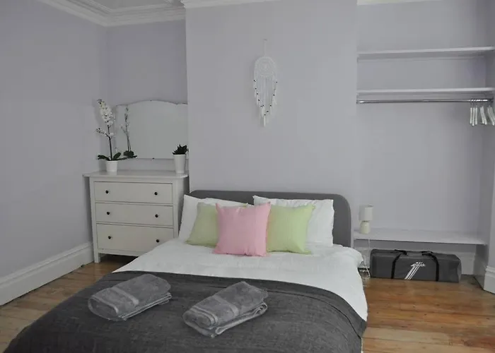 Beautiful Large Victorian Waterfront House * Bristol